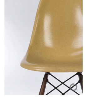 Chaise Eames Dark Ochre 